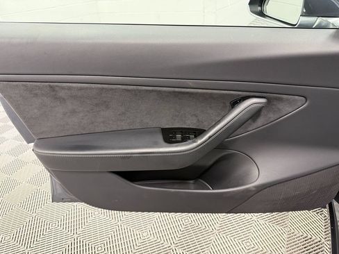 Used 2018 Tesla Model 3 Long Range RWD image 9