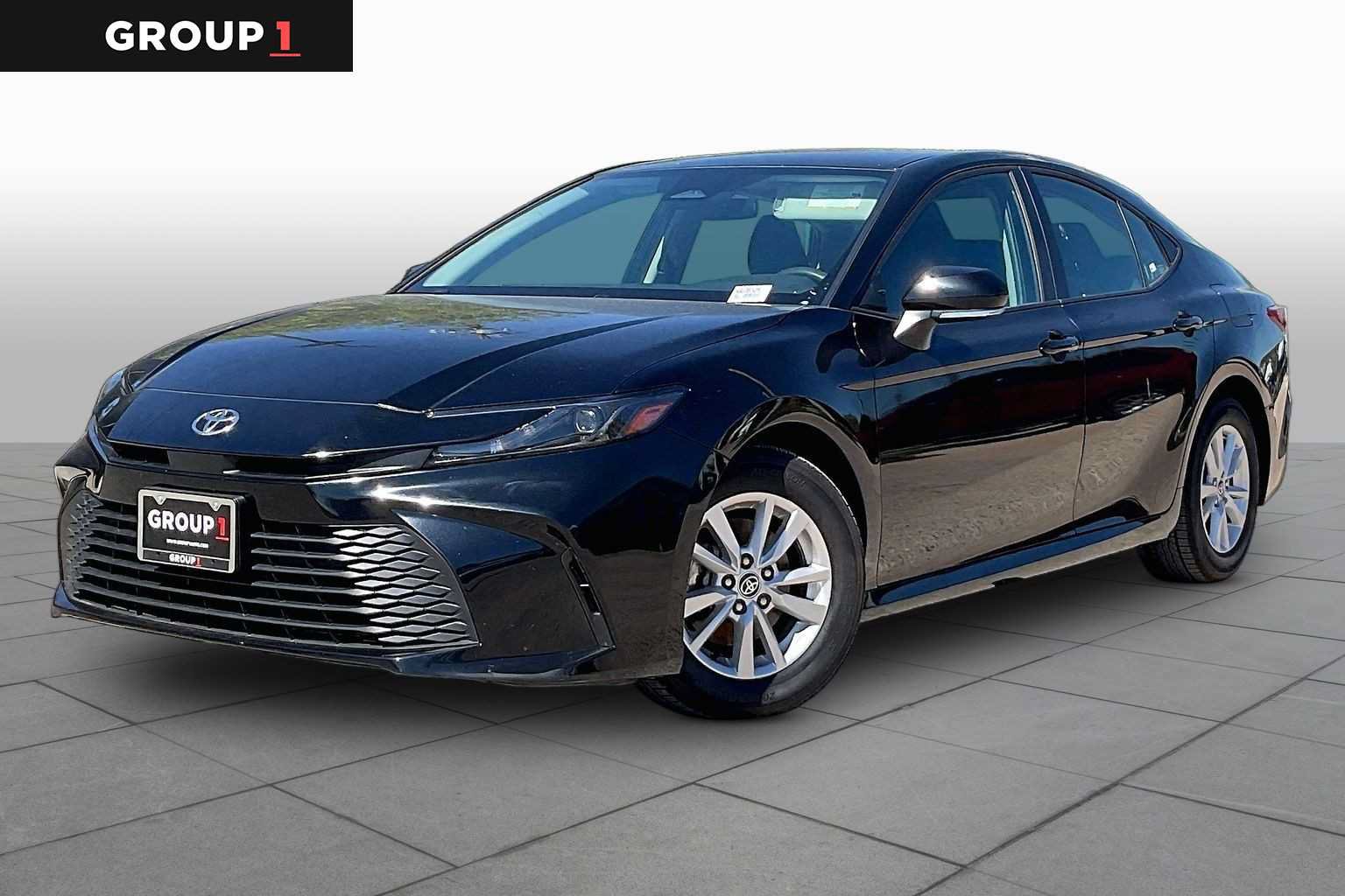 Used 2025 Toyota Camry LE FWD image 1