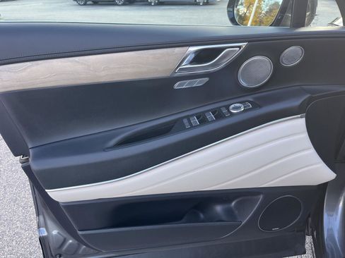 Used 2023 Genesis GV80 2.5T w/ Prestige Package image 10