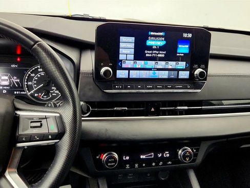 Used 2024 Mitsubishi Outlander SE image 15