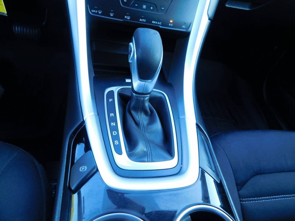 Used 2013 Ford Fusion SE FWD image 16