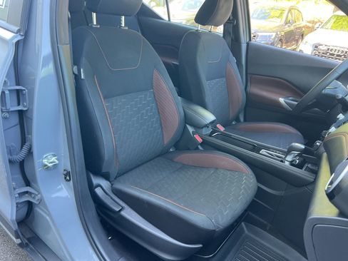 Used 2023 Nissan Kicks SR w/ Exterior Package FWD image 36