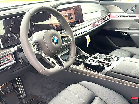 New 2026 BMW 740i RWD image 9