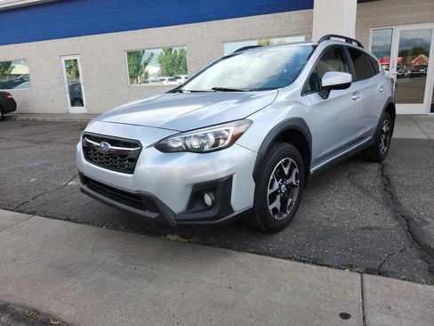 Used 2018 Subaru Crosstrek 2.0i Premium w/ Popular Package #2 AWD/4WD image 2