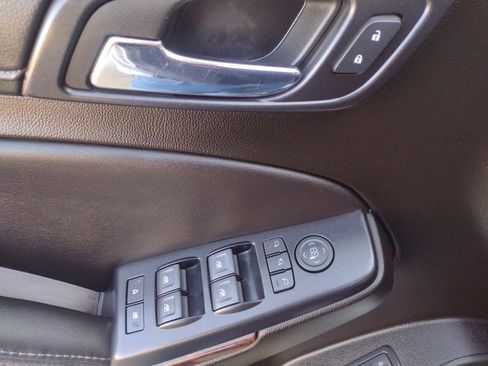 Used 2019 GMC Yukon XL SLT w/ Open Road Package AWD/4WD image 26