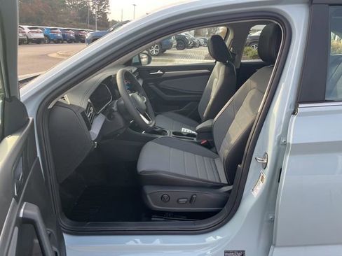 New 2026 Volkswagen Jetta SE FWD image 19