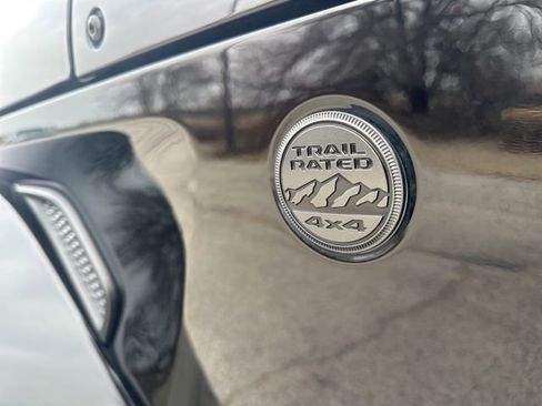 Used 2023 Jeep Wrangler Sahara image 16