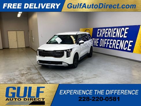 Used 2025 Kia Carnival FWD image 4