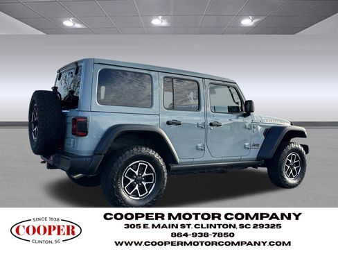 Used 2024 Jeep Wrangler Unlimited Rubicon w/ Technology Group image 7