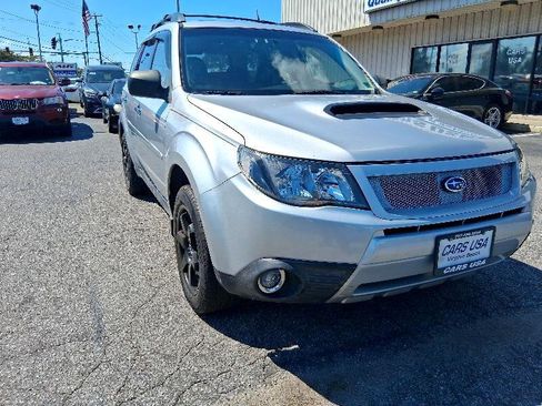Used 2010 Subaru Forester 2.5XT Limited image 2
