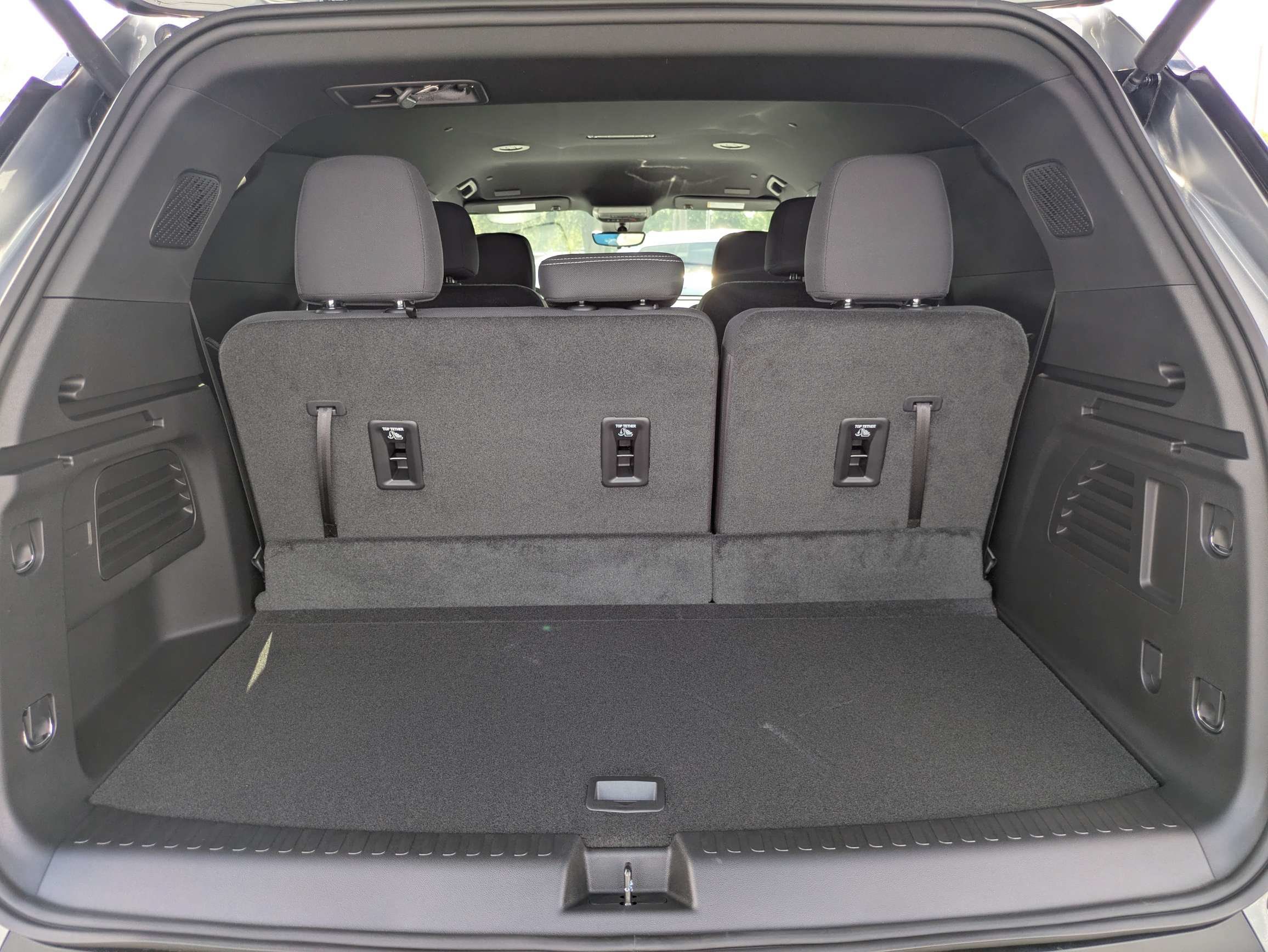 New 2027 Chevrolet Traverse LT w/ Midnight/Sport Edition FWD image 6