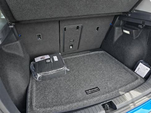 New 2026 Volkswagen Taos SE AWD/4WD image 18