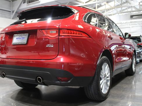 Used 2017 Jaguar F-PACE Prestige AWD/4WD image 11