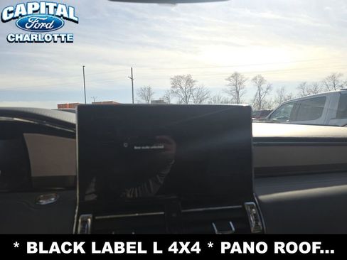 Used 2023 Lincoln Navigator L Black Label image 11