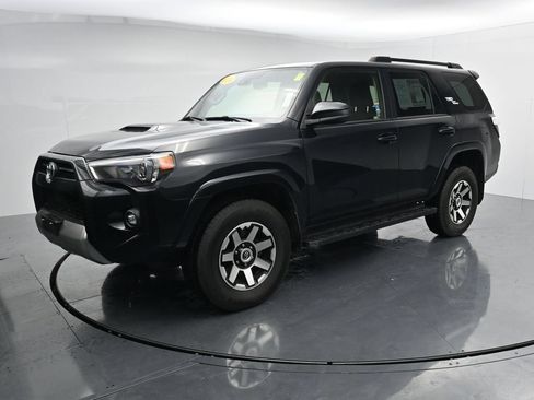 Used 2024 Toyota 4Runner TRD Off-Road AWD/4WD image 4