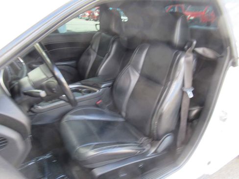 Used 2016 Dodge Challenger SXT Plus image 17