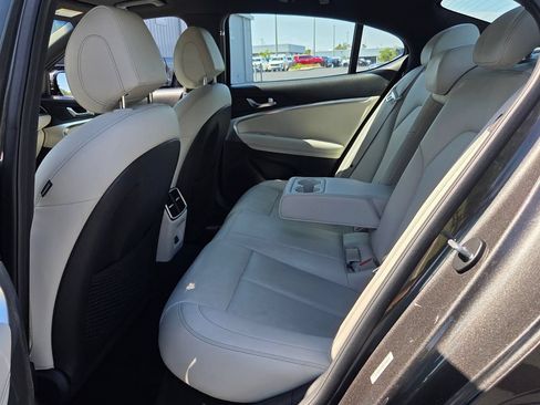 Used 2025 Genesis G70 2.5T RWD image 11