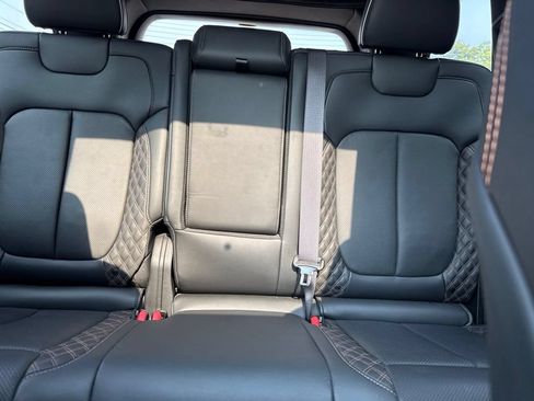 Used 2022 Jeep Grand Cherokee Summit AWD/4WD image 23