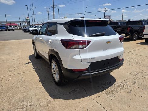 Used 2025 Chevrolet TrailBlazer LS w/ LS Convenience Package FWD image 6
