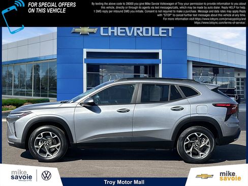 Certified 2024 Chevrolet Trax LT w/ Sunroof Package FWD image 2