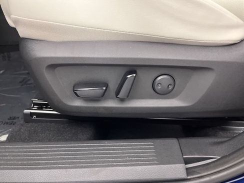 New 2026 Nissan Rogue SV FWD image 32