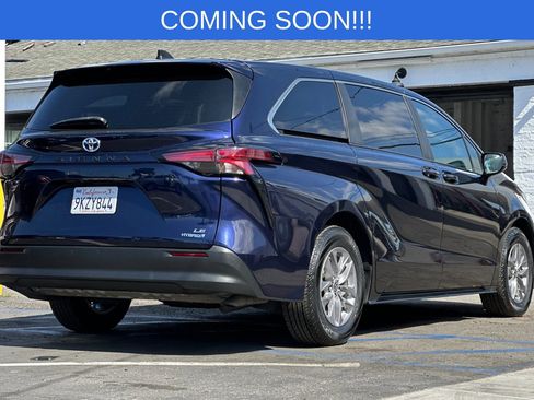 Used 2022 Toyota Sienna LE FWD image 4