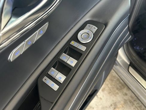 Used 2025 Genesis GV80 2.5T Standard AWD/4WD image 39