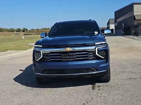 New 2026 Chevrolet Suburban Premier AWD/4WD image 3