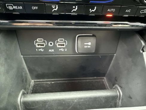 Used 2025 Jeep Grand Cherokee Laredo X image 27