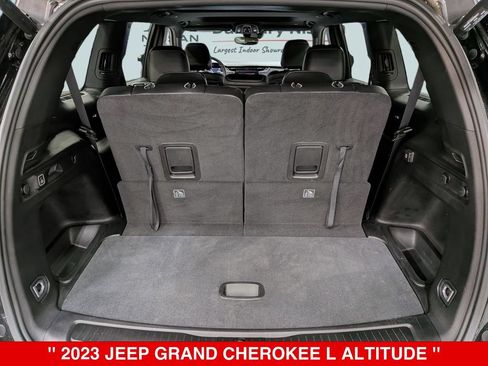 Used 2023 Jeep Grand Cherokee L Laredo AWD/4WD image 31