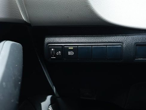 Used 2020 Toyota Corolla LE FWD image 15