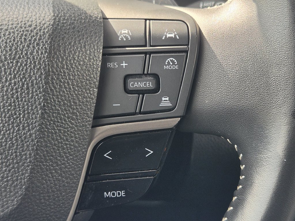 Used 2025 Toyota Camry SE w/ Convenience Package FWD image 23