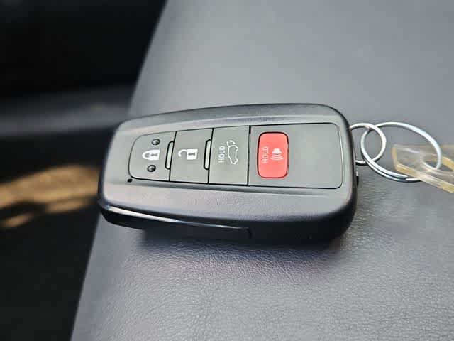 Used 2021 Toyota RAV4 Limited FWD image 29