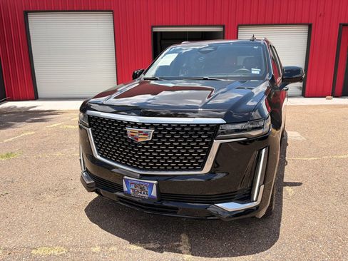 Used 2023 Cadillac Escalade Premium Luxury w/ Performance Package AWD/4WD image 4