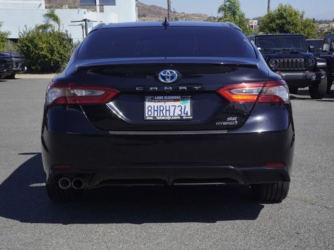 Used 2019 Toyota Camry SE FWD image 5