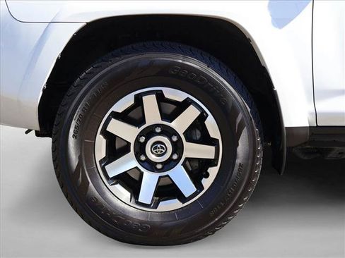 Used 2024 Toyota 4Runner TRD Off-Road AWD/4WD image 28