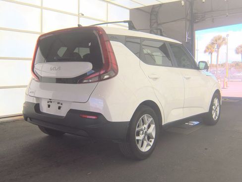 Used 2022 Kia Soul LX w/ Technology Package FWD image 6