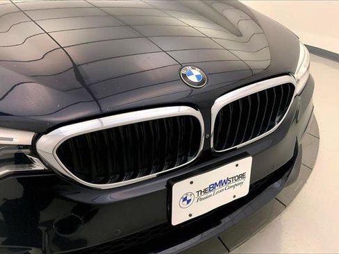 Used 2019 BMW 540i xDrive w/ M Sport Package image 29