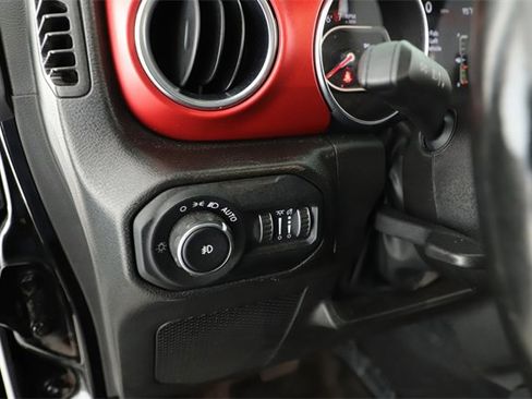 Certified 2022 Jeep Wrangler Unlimited Rubicon w/ Cold Weather Group image 10