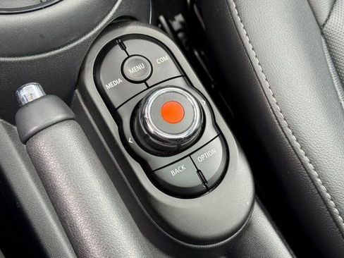 Used 2020 MINI Cooper 2-Door Hardtop image 23