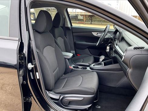 Certified 2024 Kia Forte LXS image 7