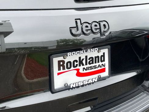 Used 2021 Jeep Grand Cherokee Laredo X AWD/4WD image 37