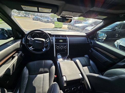 Used 2017 Land Rover Discovery HSE AWD/4WD image 8