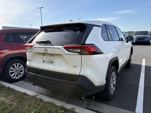 Used 2024 Toyota RAV4 LE FWD image 11
