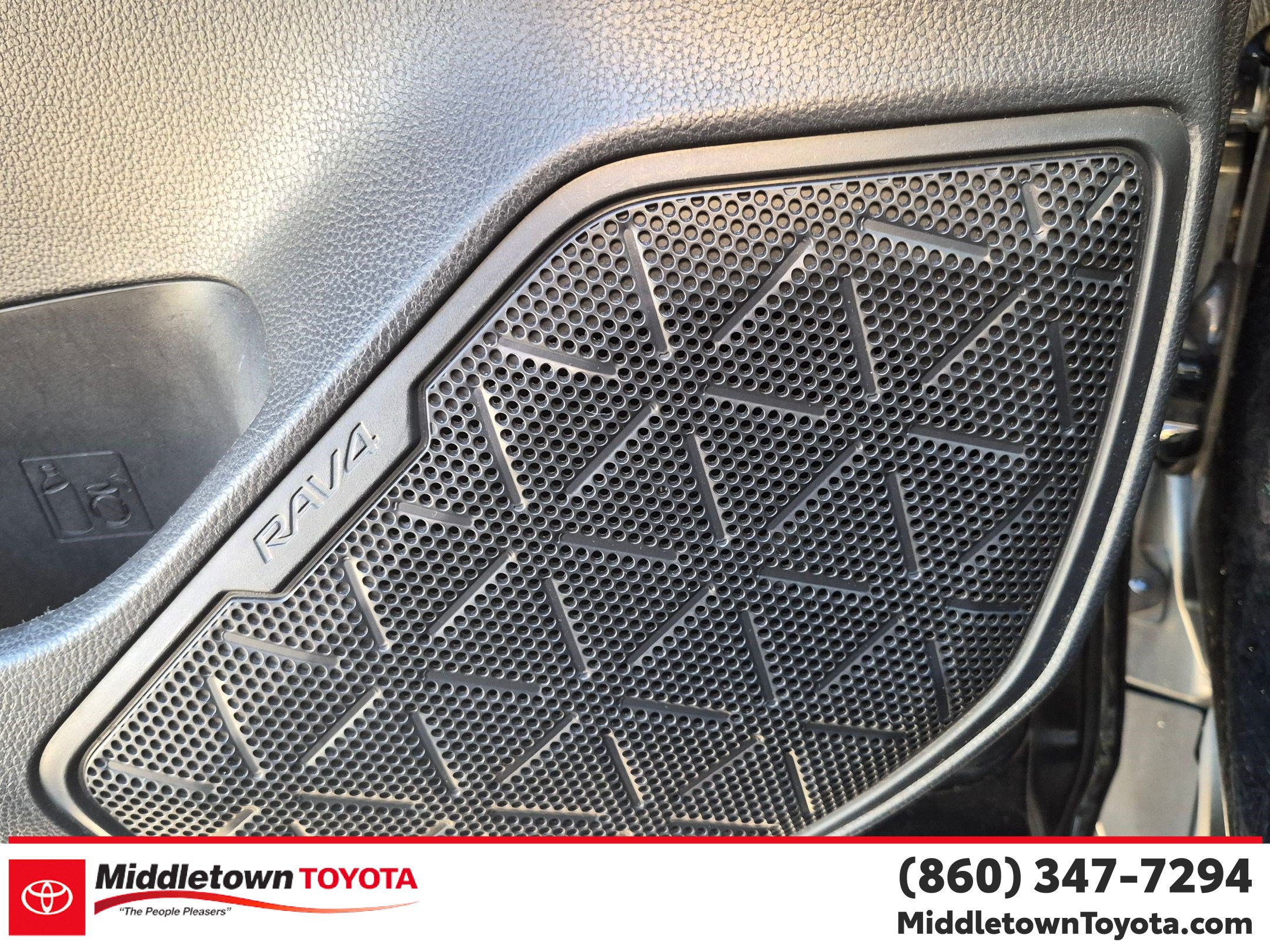 Used 2021 Toyota RAV4 XLE w/ Convenience Package AWD/4WD image 13