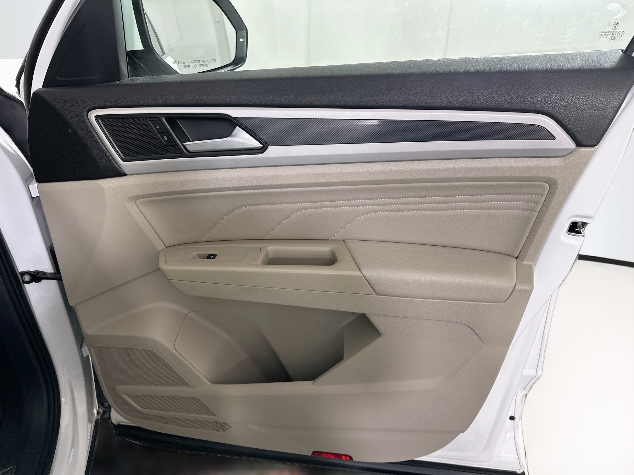 Used 2021 Volkswagen Atlas SEL R-Line FWD image 35