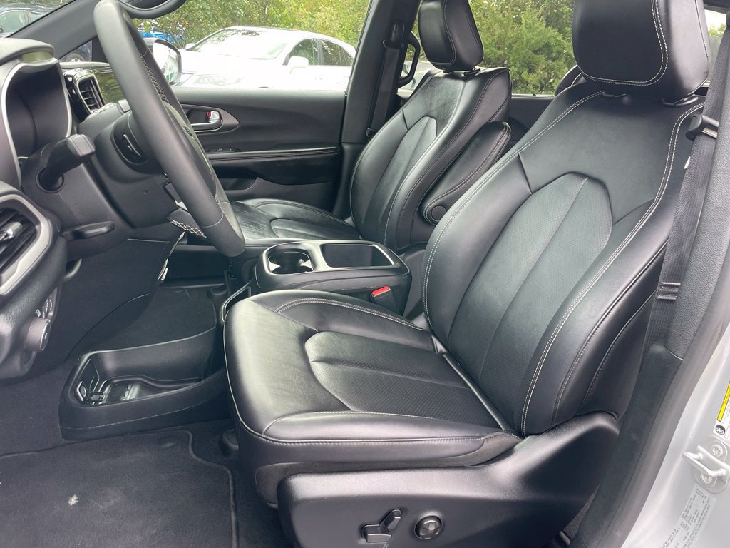 Used 2026 Chrysler Pacifica Select FWD image 7