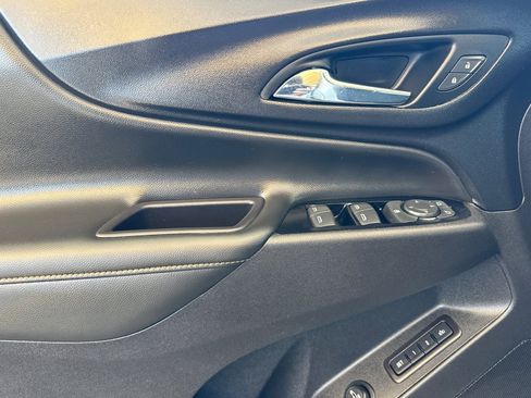 Used 2022 Chevrolet Equinox Premier AWD/4WD image 11