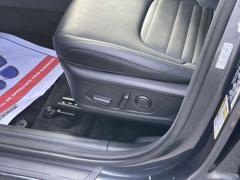 Used 2025 Kia Sportage SX Prestige image 28