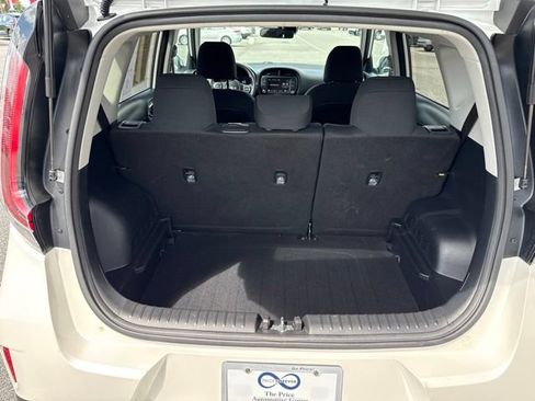 Used 2023 Kia Soul LX w/ Option Group 015 FWD image 9